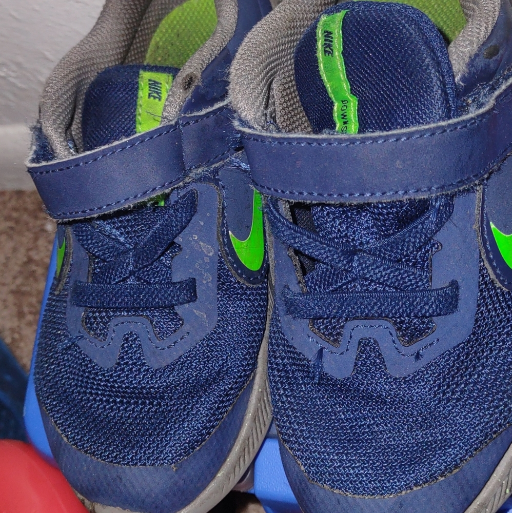 Toddler size 8 Nike downshifters